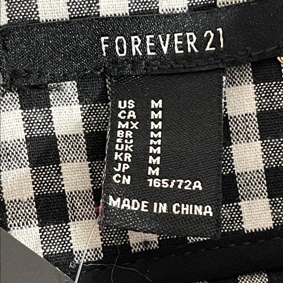 FOREVER 21 Gingham Mini Skirt Size Medium Black & White NEW - Picture 3 of 5